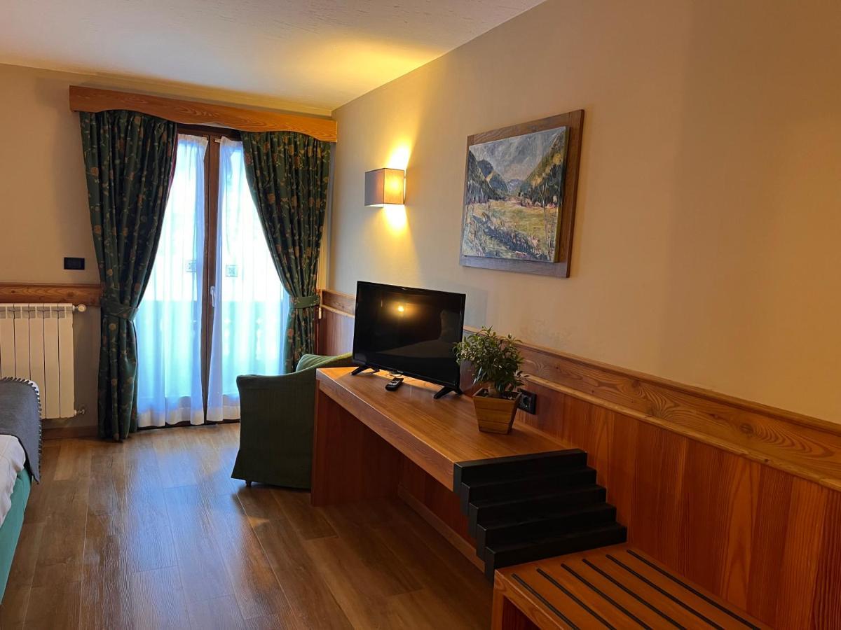 Hotel De Champoluc Exterior foto